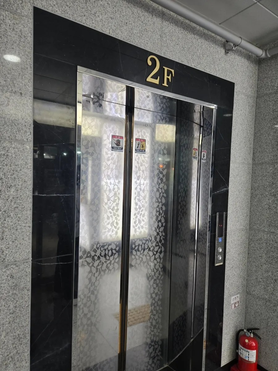 오새쭈 2층 매장 입구