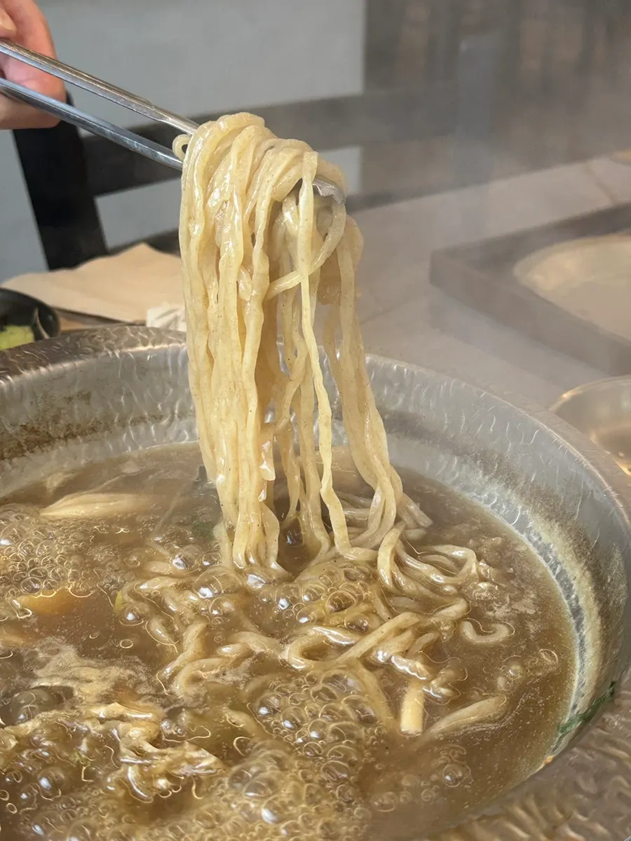 Onsuyuk and jjukkumi stir-fry served together