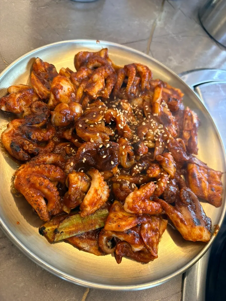Shabu vegetables containing Gochon minari