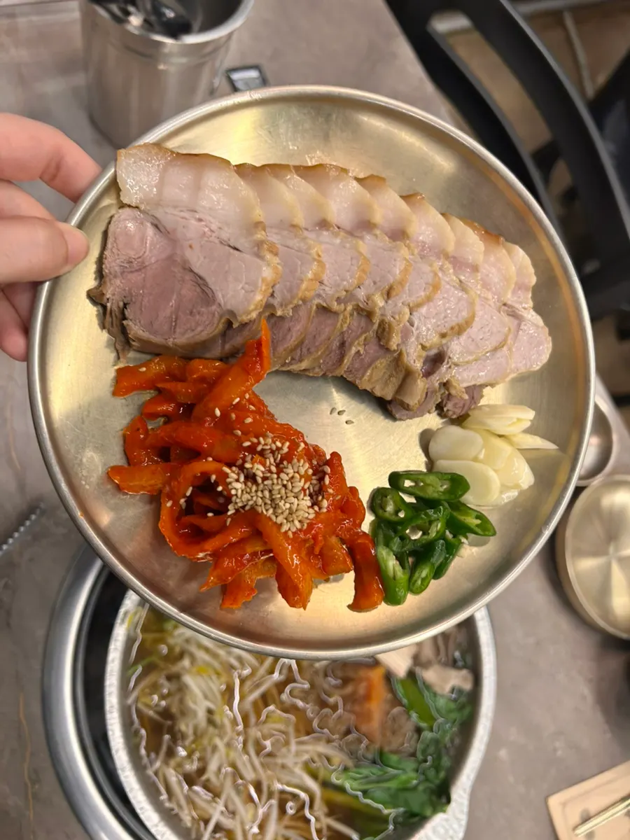 Full Table Special boiled pork component