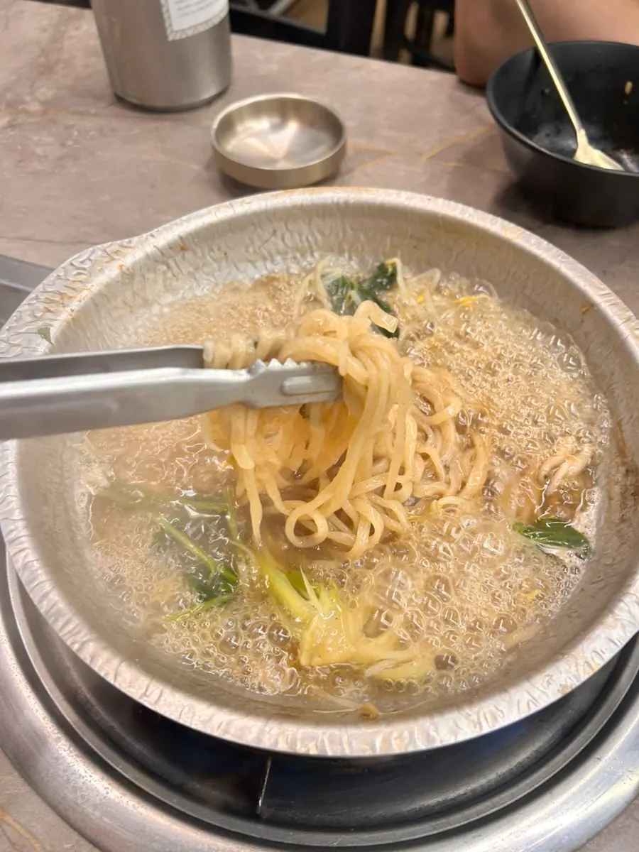 Bouncy rye kalguksu noodles