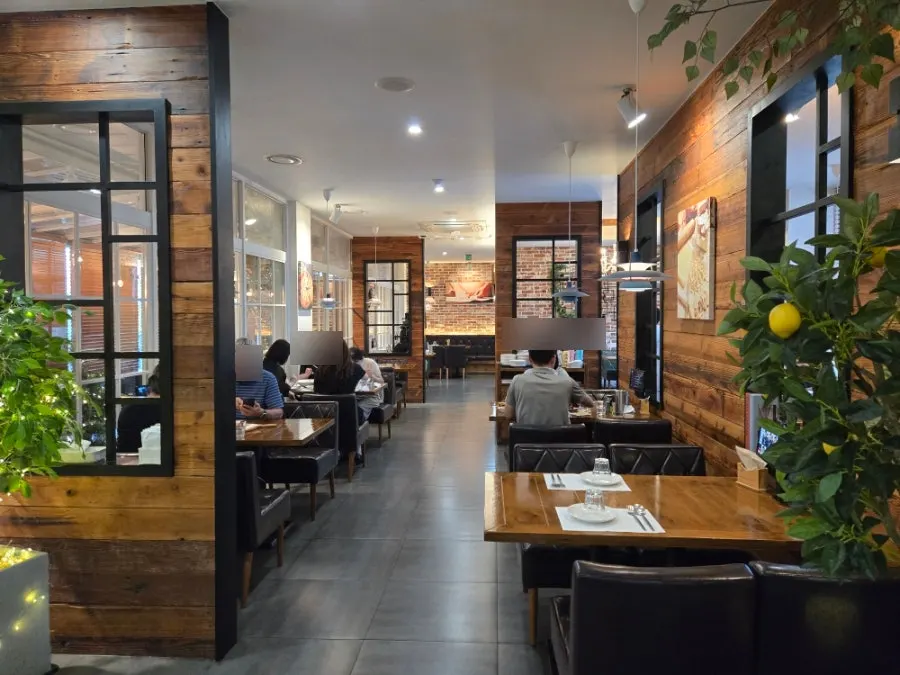 Overall interior view of Polia Gimpo Unyang Branch