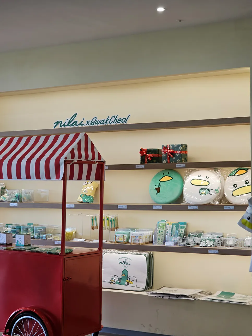 Duck-character café merchandise
