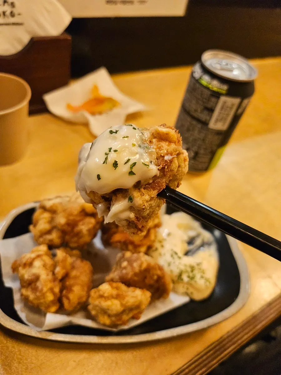 소스를 올린 치킨가라아게