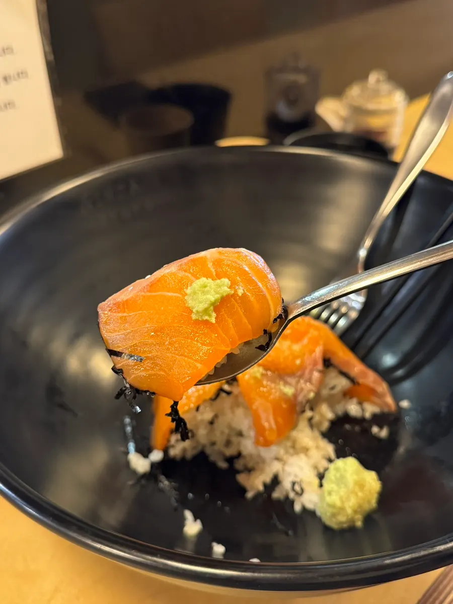 Sake-don salmon rice bowl served in a large bowl