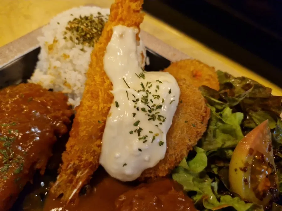 Cross-section of a thick fish cutlet