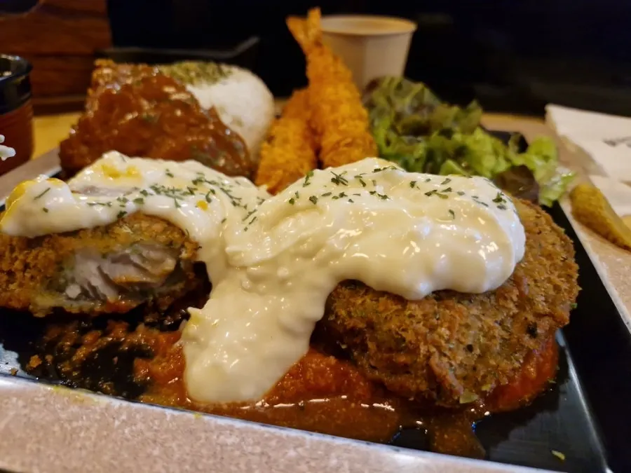 Sakedon salmon rice bowl served in a large bowl
