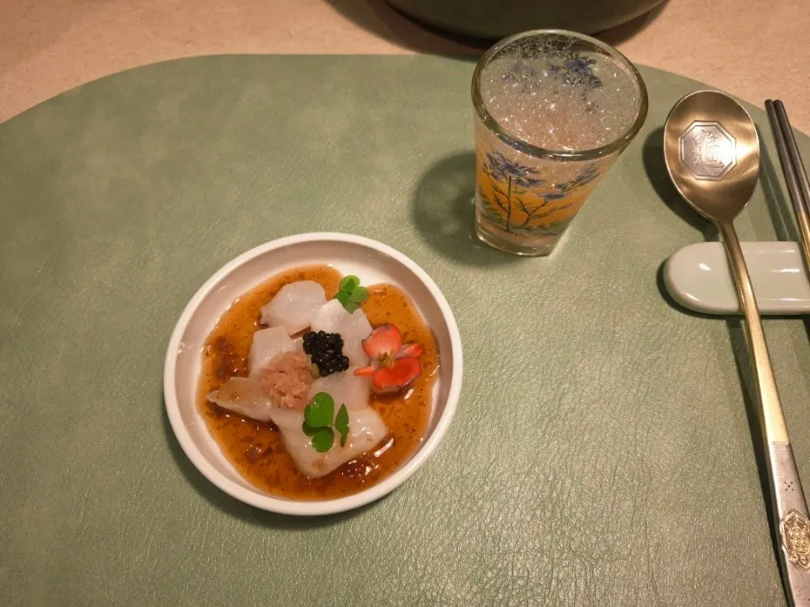 Scallop and cream cheese ice cream