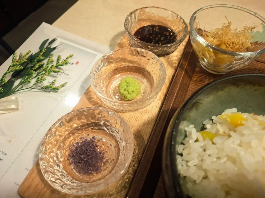 Suhyangmi hot pot rice and spicy seafood soup set