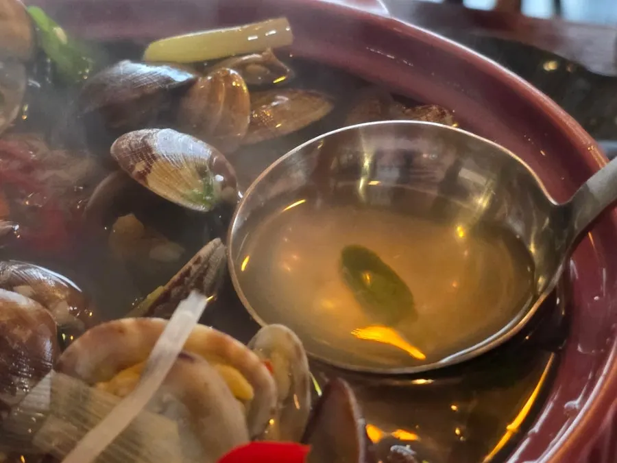 Pot of Gisul's clam soup