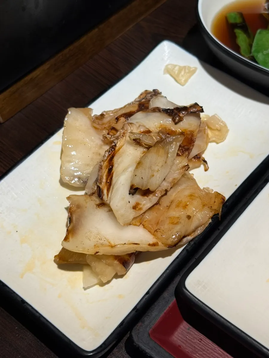 Baek-kimchi grilled golden on the pan