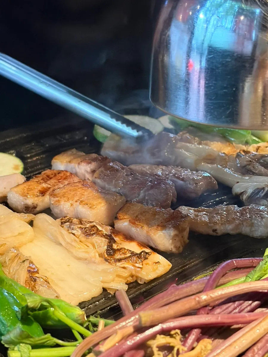 Galbi-samgyeop flipped to grill the other side