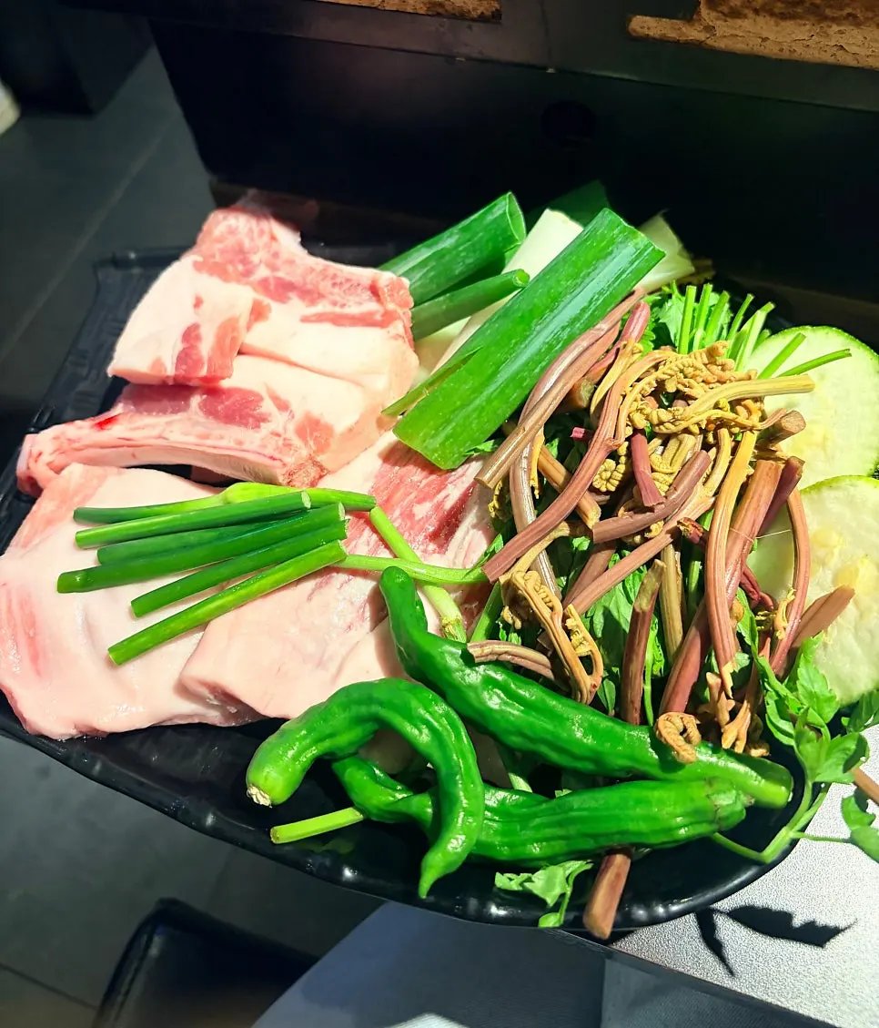 갈비삼겹 항정살 가브리살로 구성된 술기운 세트