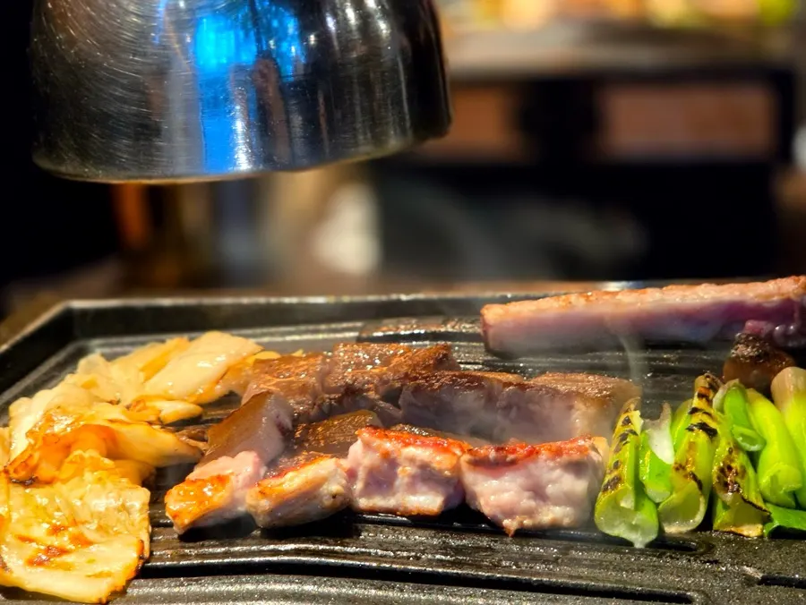Galbi samgyeopsal grilled to a golden brown