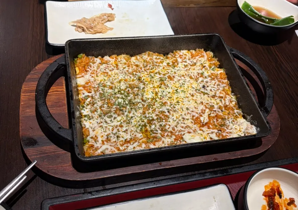 거의 비운 갈비삼겹 불판