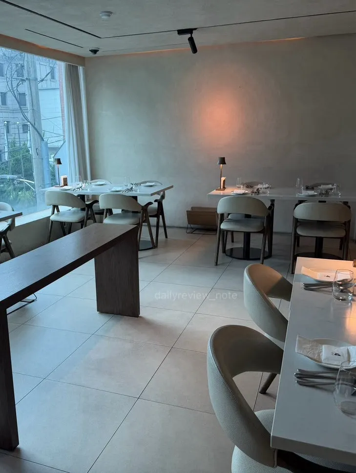 Interior of Geullodeu lit by daytime natural light