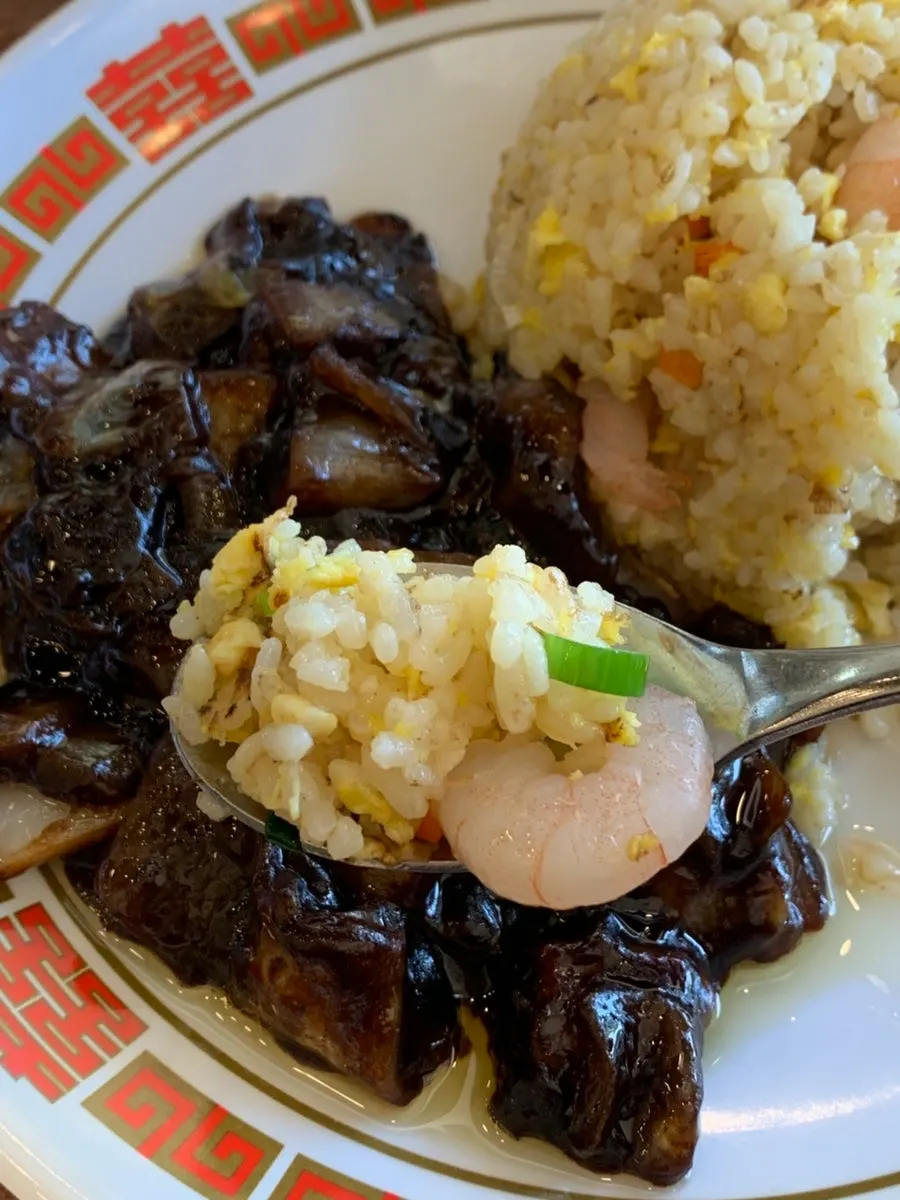 Tangsuyuk dipped in sauce
