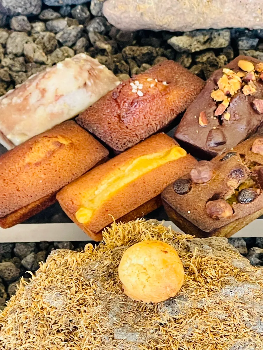 Financier đóng gói theo từng loại mang về