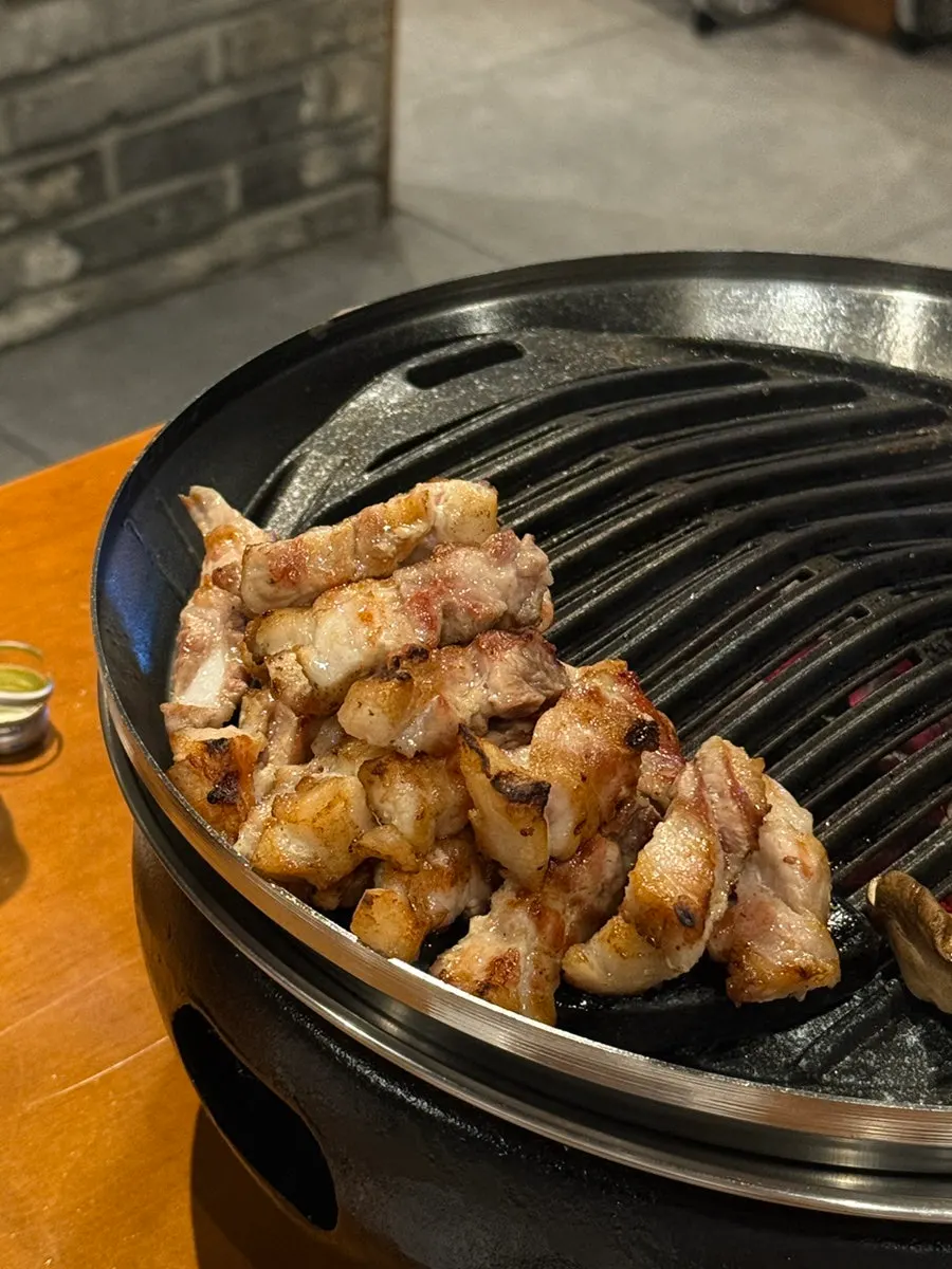 Thịt nướng mang hương khói cây táo