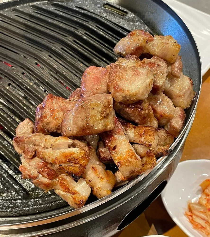 두툼하게 구워지는 목살