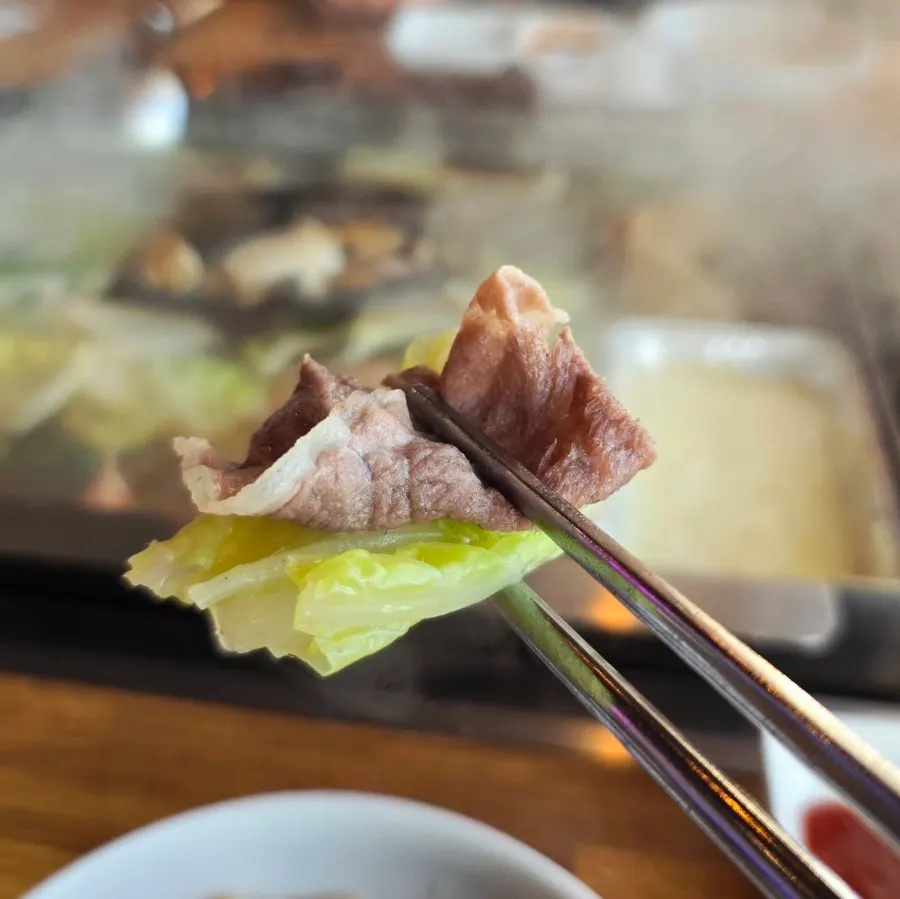 Shabu-style meat wrapped in napa cabbage
