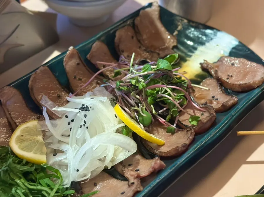 Plate of beef tongue tataki at Gobusi Nonhyeon Branch