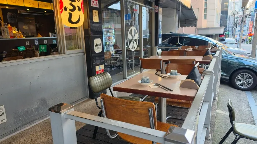 Entrance to Gobusi Nonhyeon Branch on Gangnam-daero 91-gil