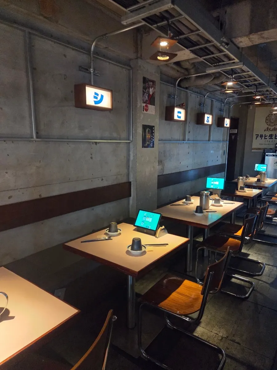 Large indoor group table at Gobusi Nonhyeon Branch