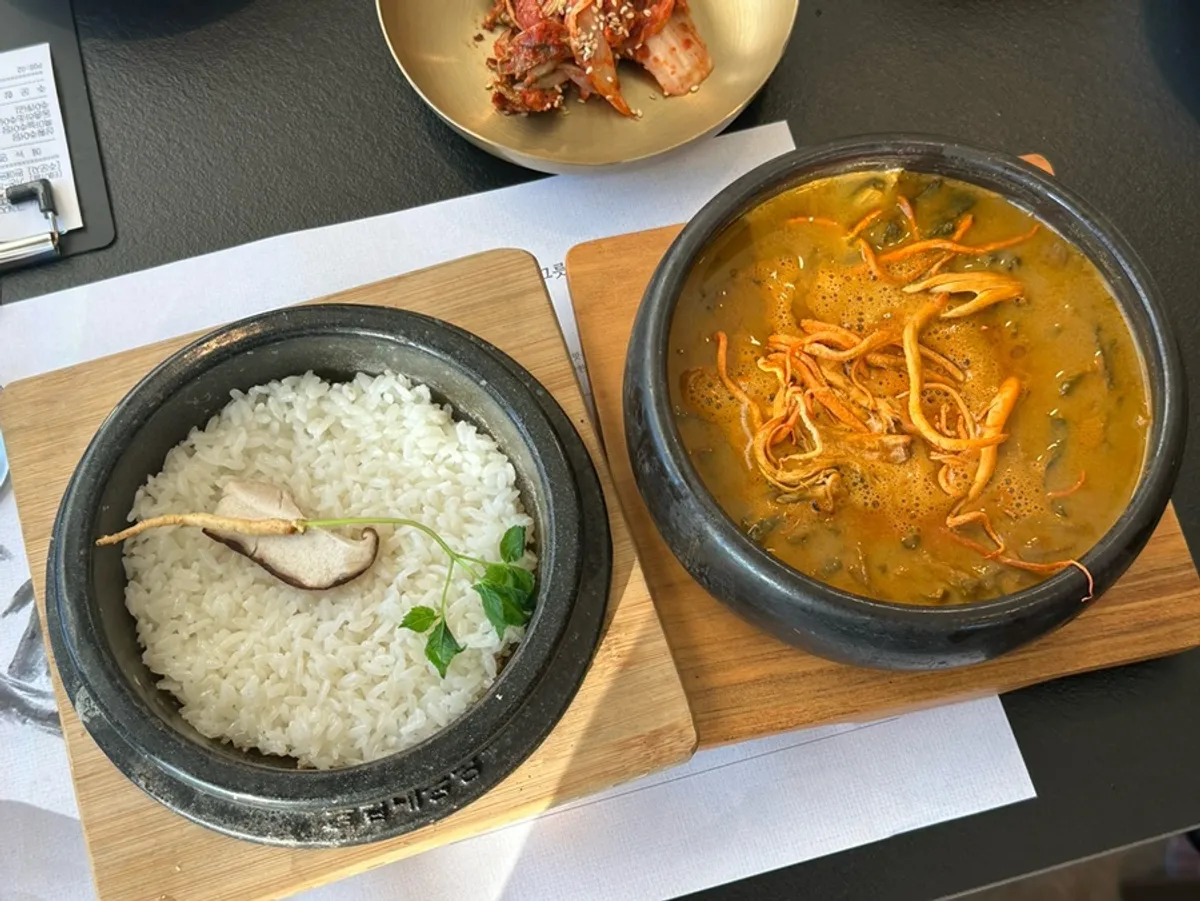 대표동충하초추어탕 한 그릇