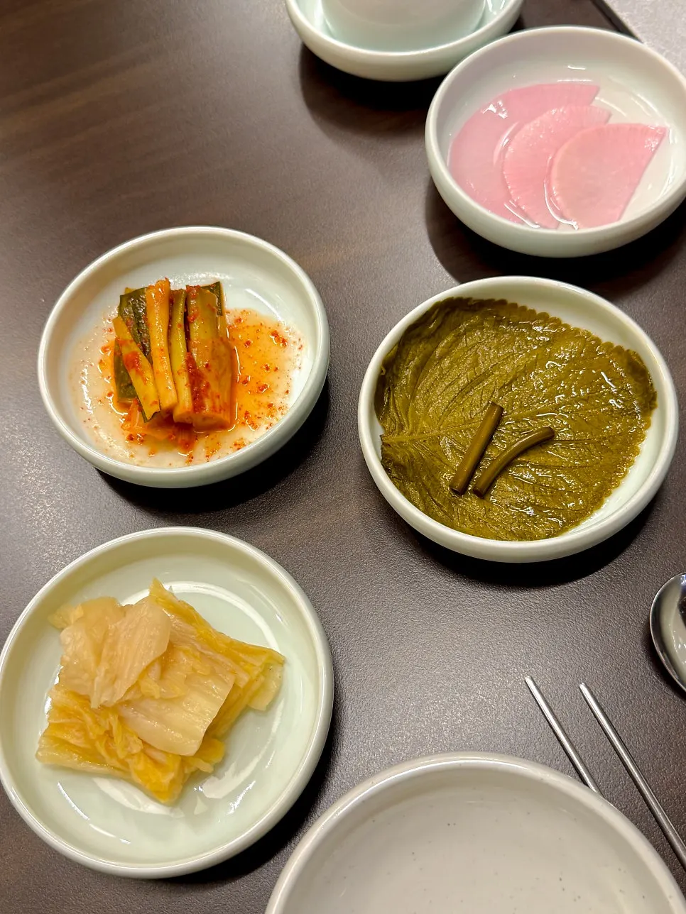 알맞게 구워진 장어구이 한 점