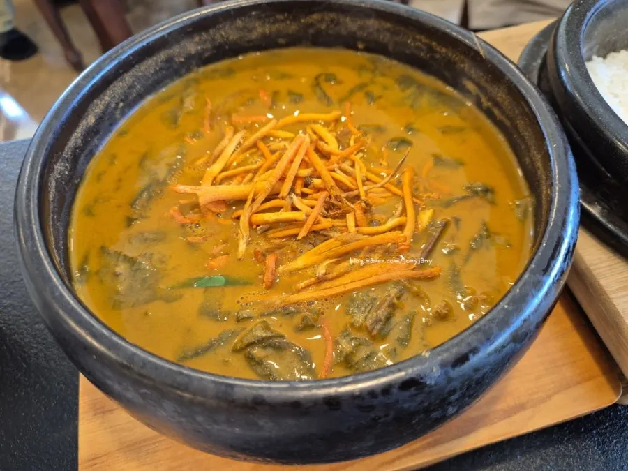 Sangol Chueojeong cordyceps loach soup set on the table