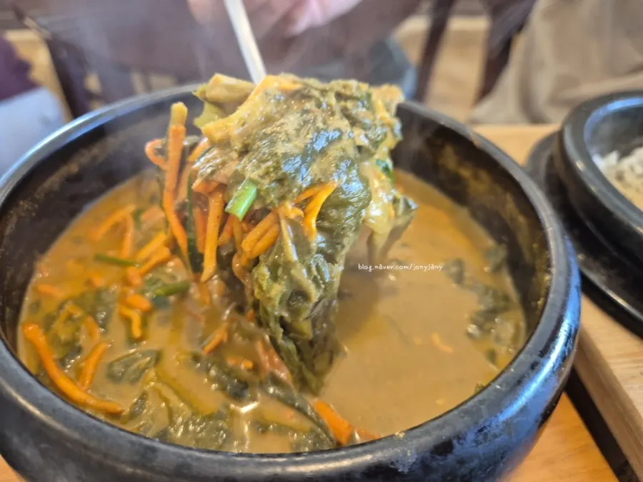 Rich loach soup broth with no fishy taste