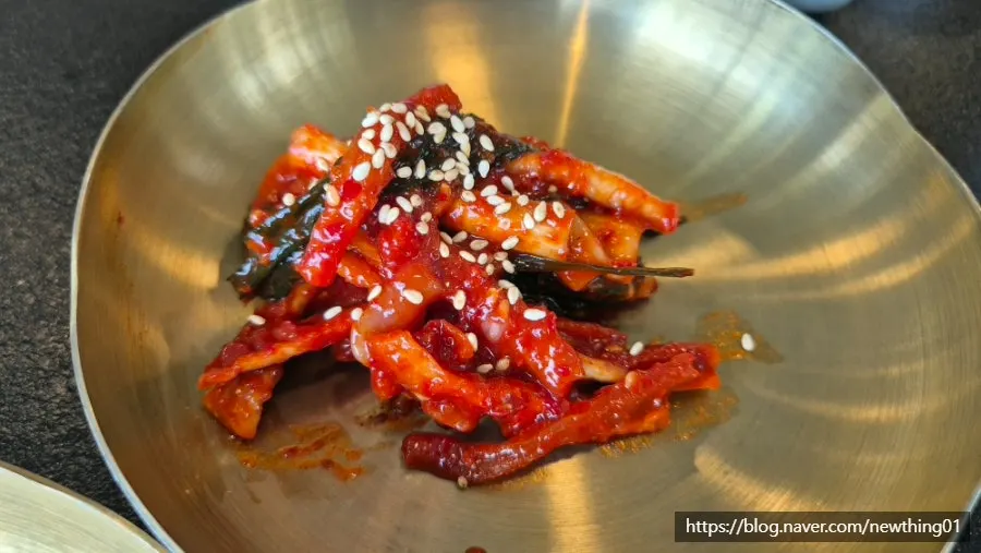 산골추어정 밑반찬 테이블 세팅