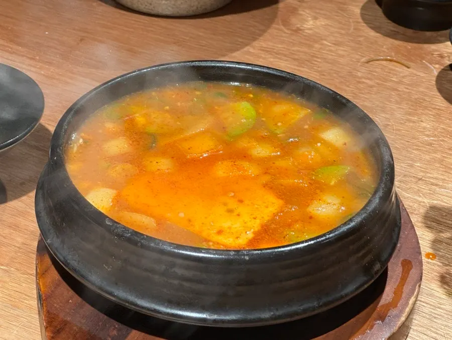 후식으로 나온 물모밀면과 비빔면