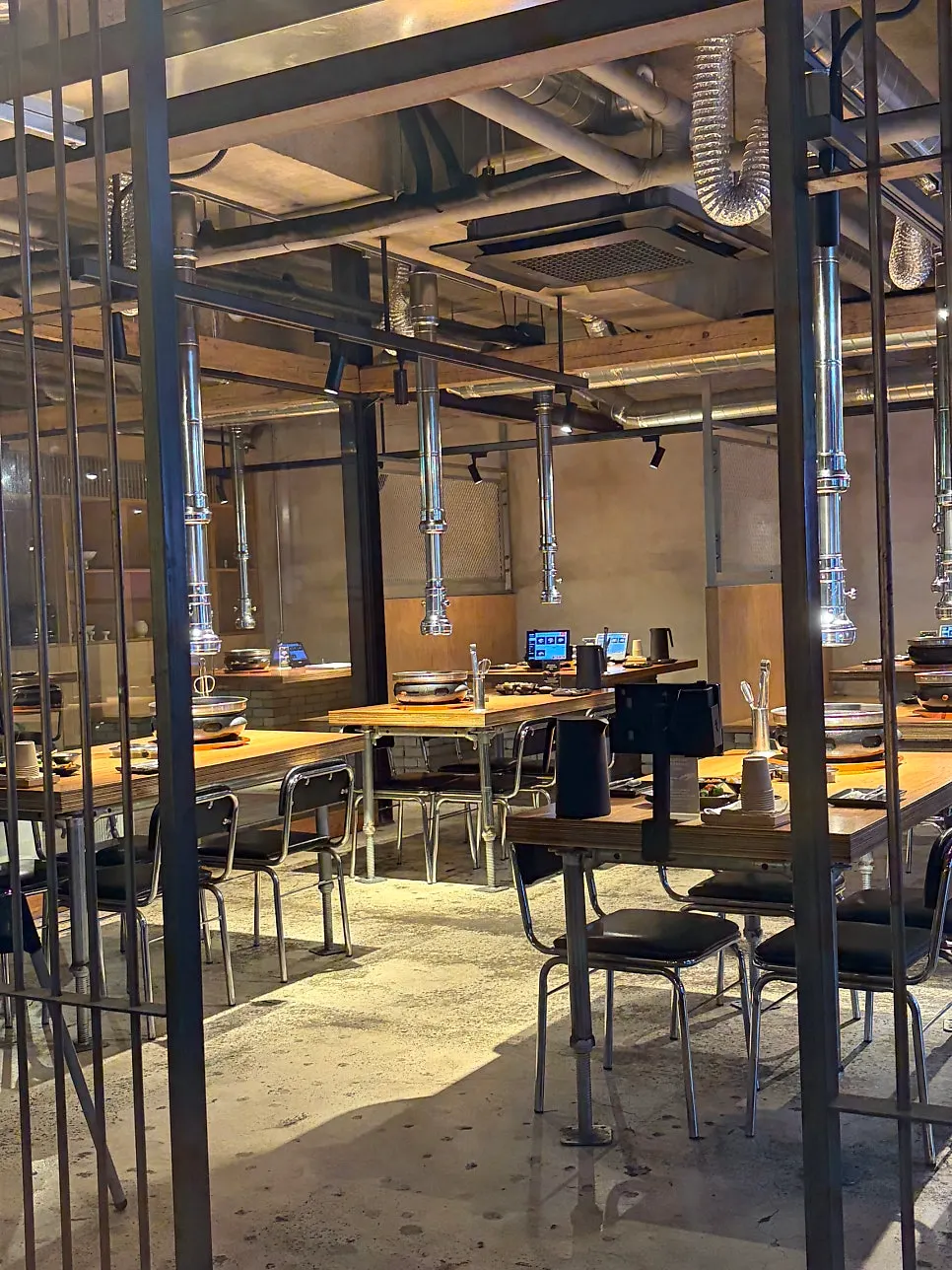 Entrance to the basement-level Godansu Changwon Yongho Branch
