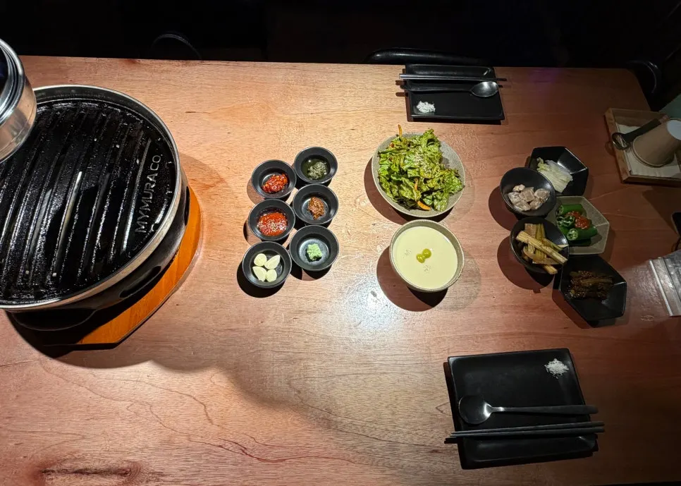 Spacious table layout at Godansu Changwon Yongho Branch