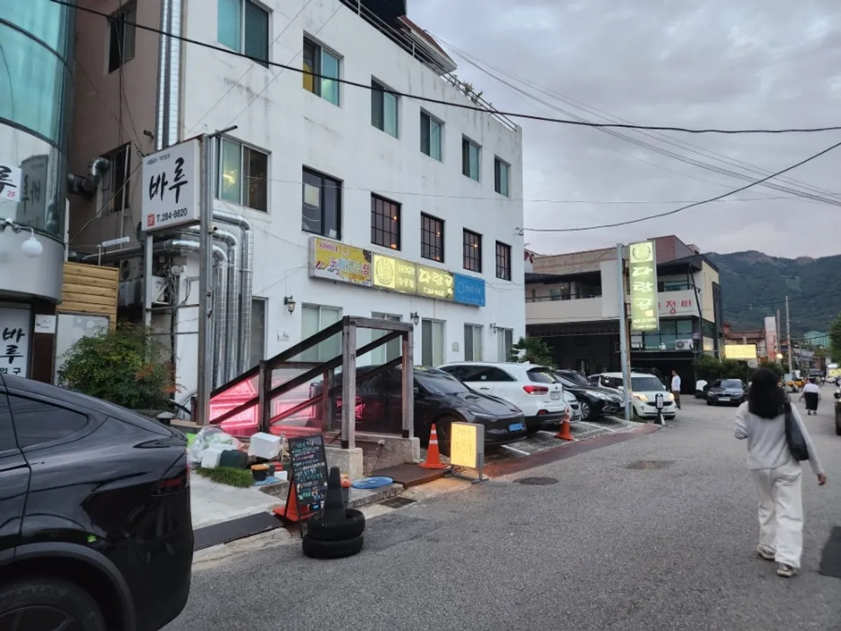 Exterior of Godansu Yongho Branch in an alley off Changwon's Garosu-gil