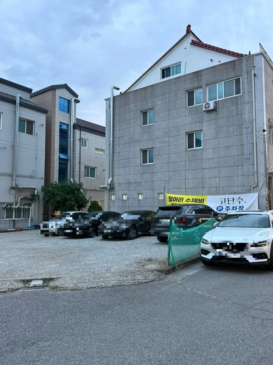 Dedicated parking lot across from Godansu Gimhae Yulha