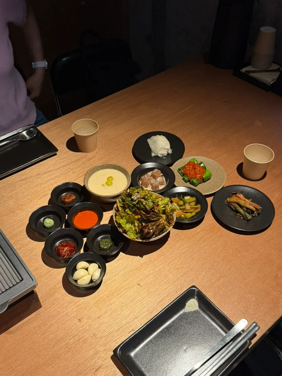 A full spread of basic side dishes at Godansu Gimhae Yulha