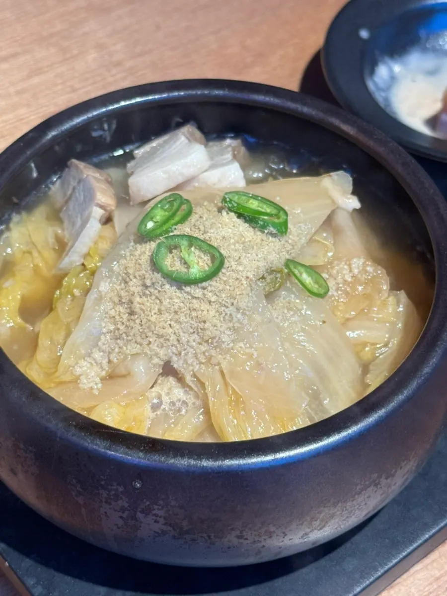 오픈 서비스로 나온 백김치 된장찌개