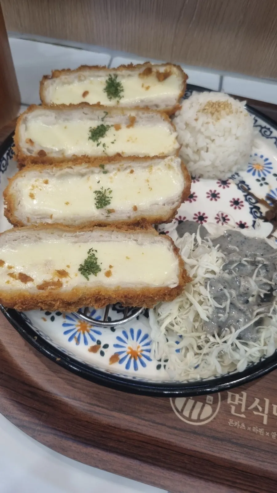 치즈카츠 냉소바 정식 한 상