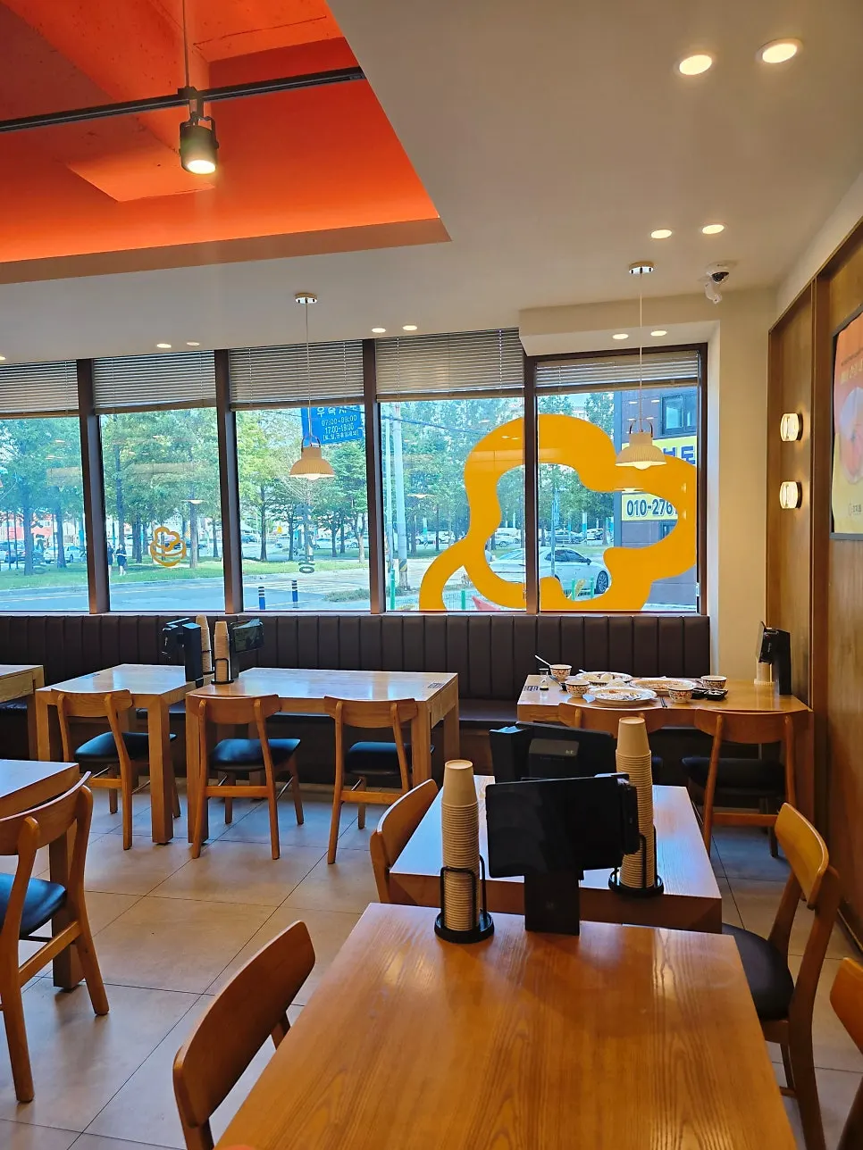 Gatjidong menu board including curry and pasta
