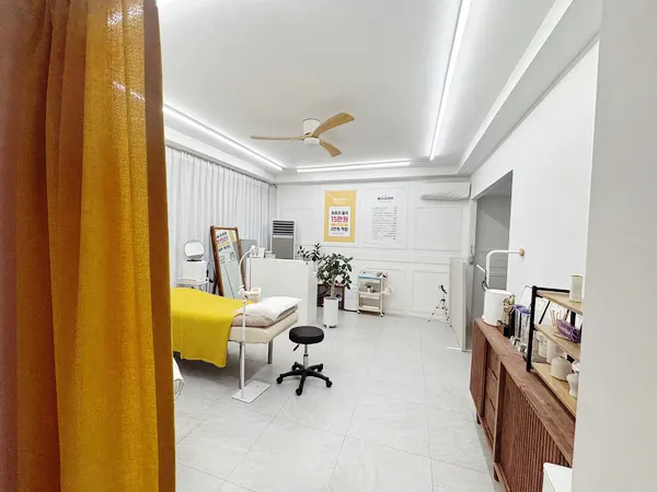 Inside the comfortable lash treatment space