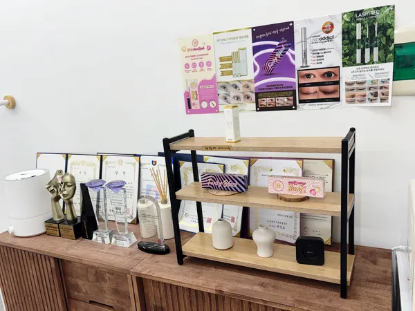 Interior of the Banana Brow lash treatment space