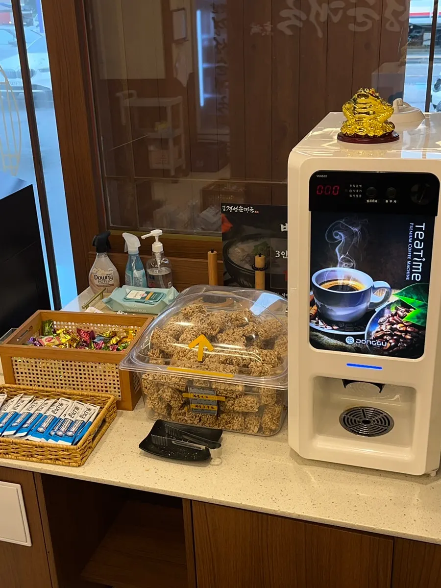 Mouthwash station used after the meal