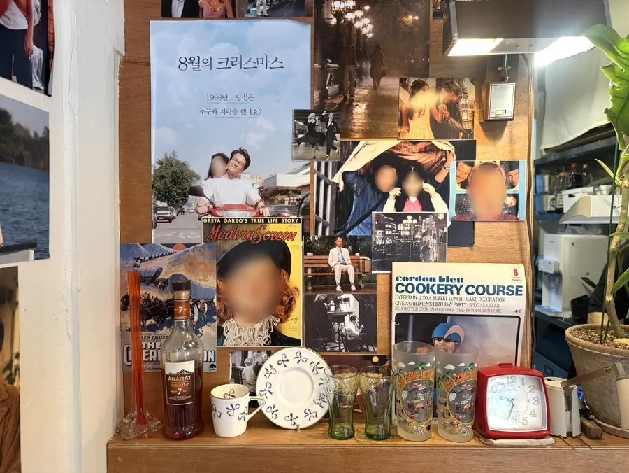 Inside Gopeugopeu with posters and props