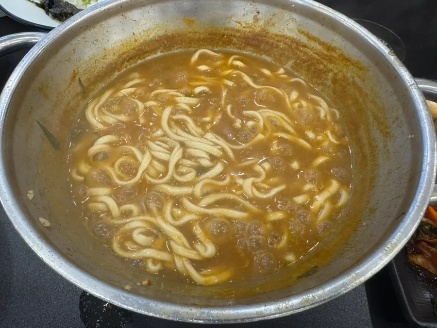 A second helping of added kalguksu noodles