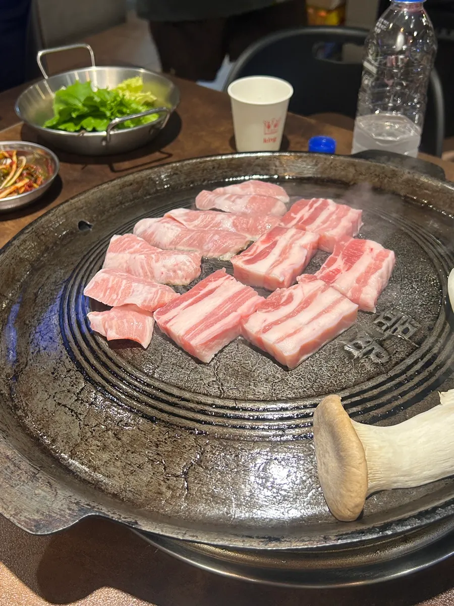 반찬 셀프바가 준비된 고기가온당 동탄본점