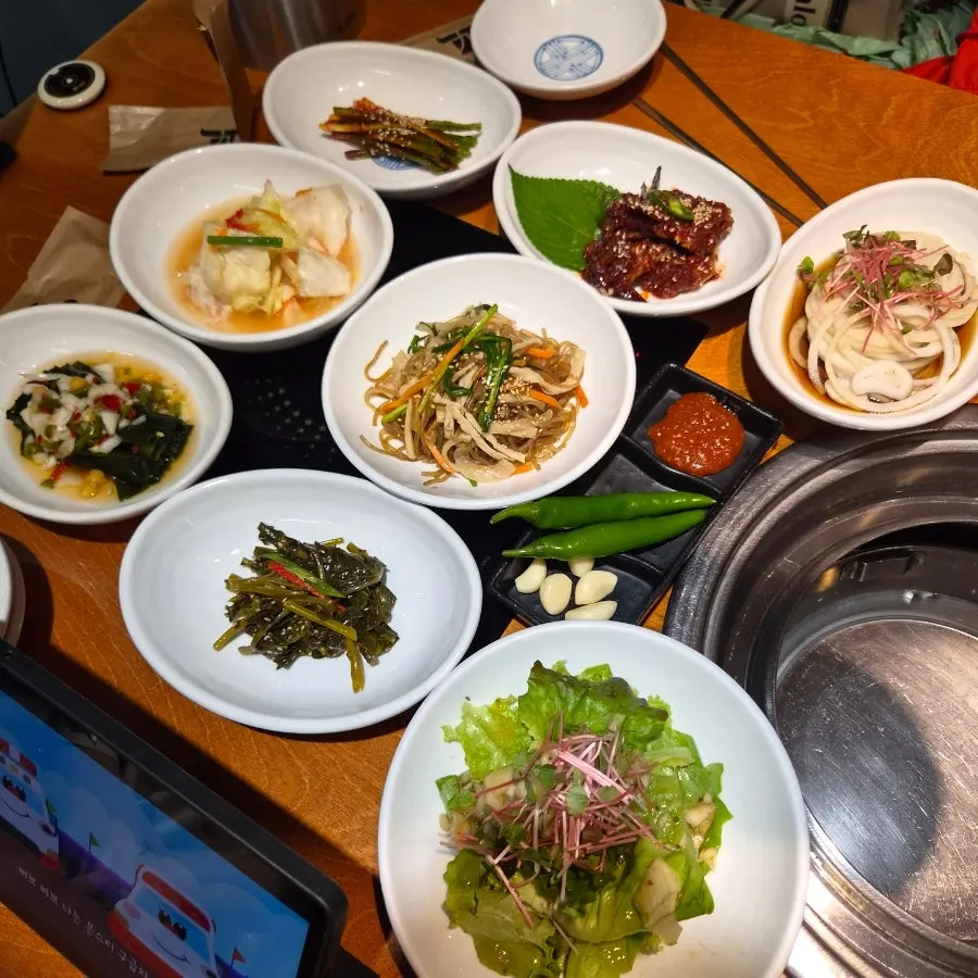 Table set for the ordered half portions of flower short rib and fresh rib