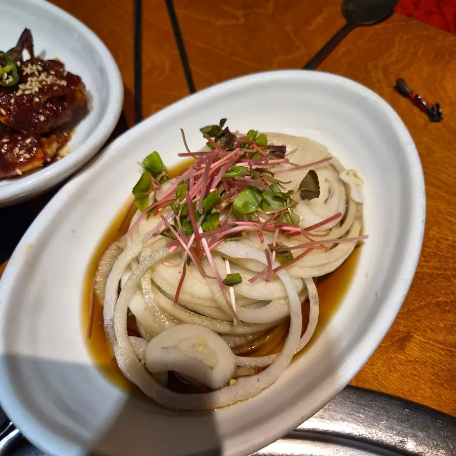 Kale jangajji and other side dishes served with the beef